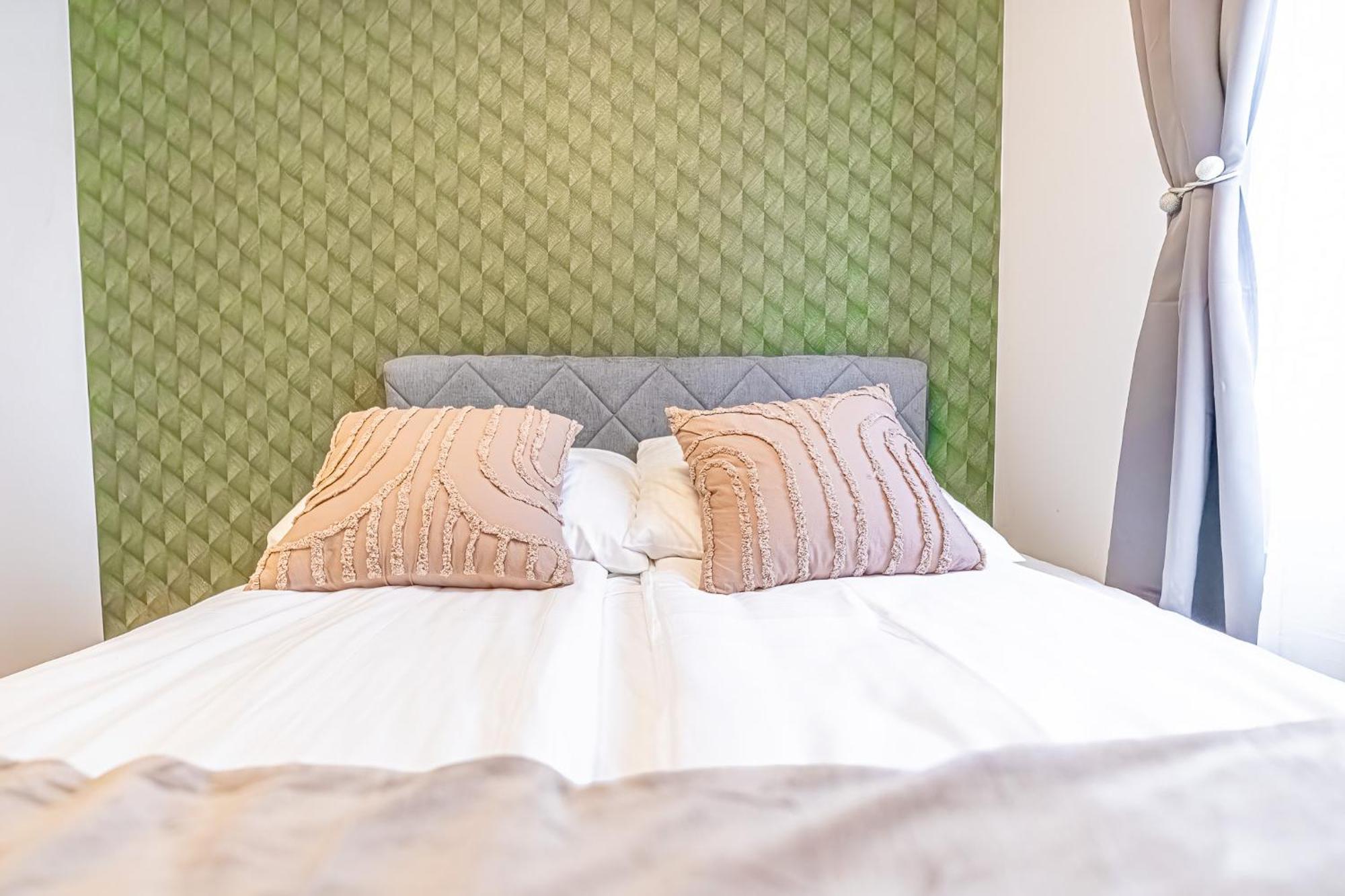 Charming 1Br And 1Lr Apt Modern Design Donaustadt Viena Exterior foto