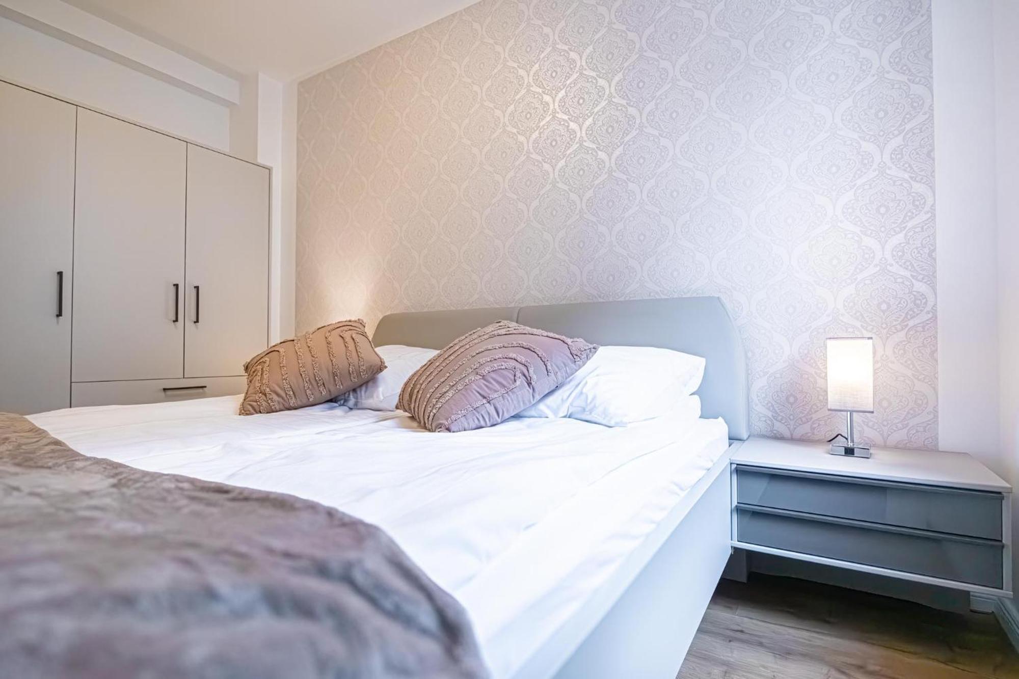 Charming 1Br And 1Lr Apt Modern Design Donaustadt Viena Exterior foto