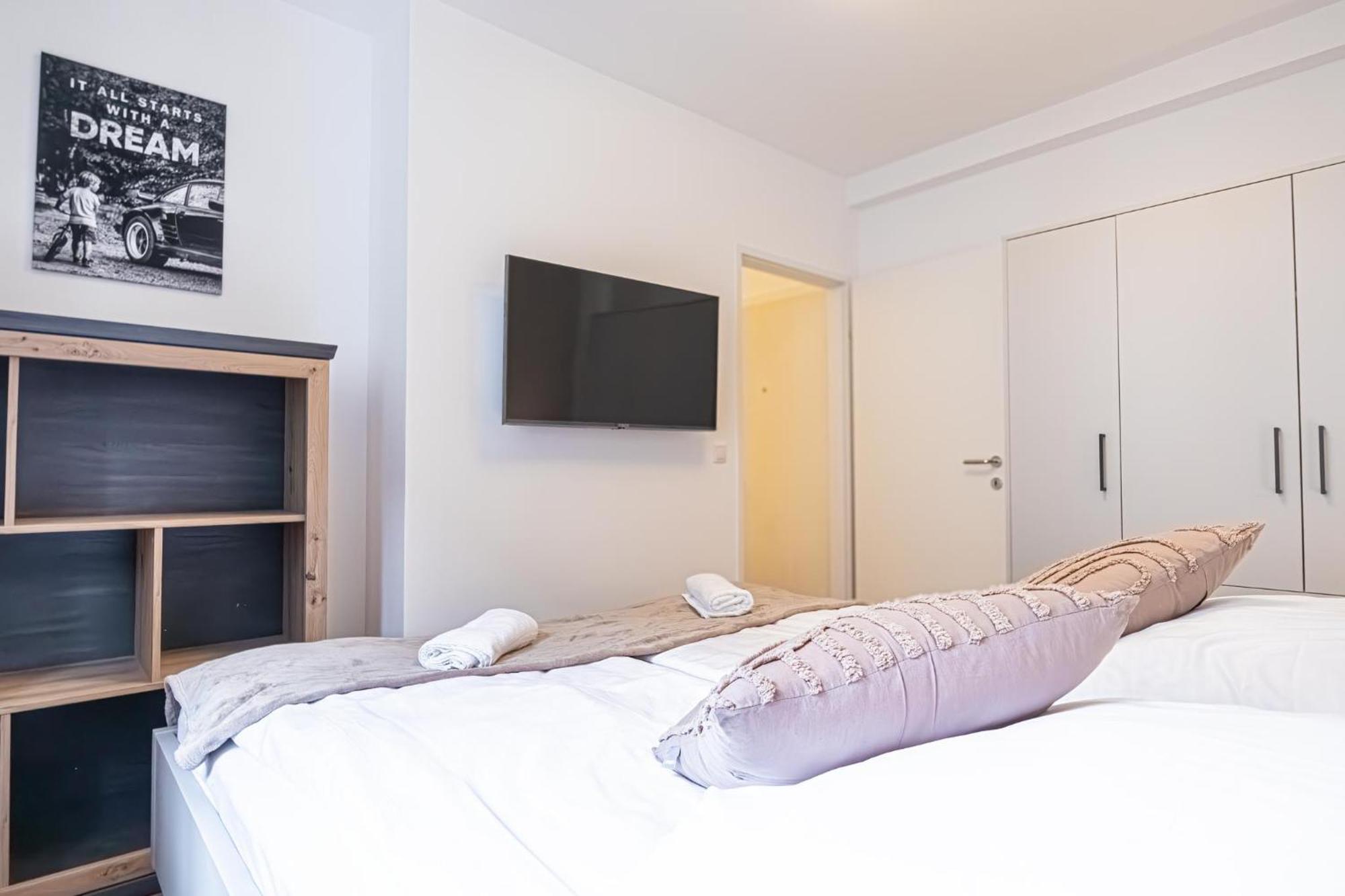 Charming 1Br And 1Lr Apt Modern Design Donaustadt Viena Exterior foto